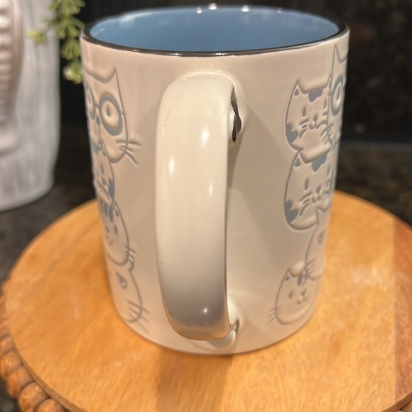 Cat Face Embossed Mug - Picture 6 of 10